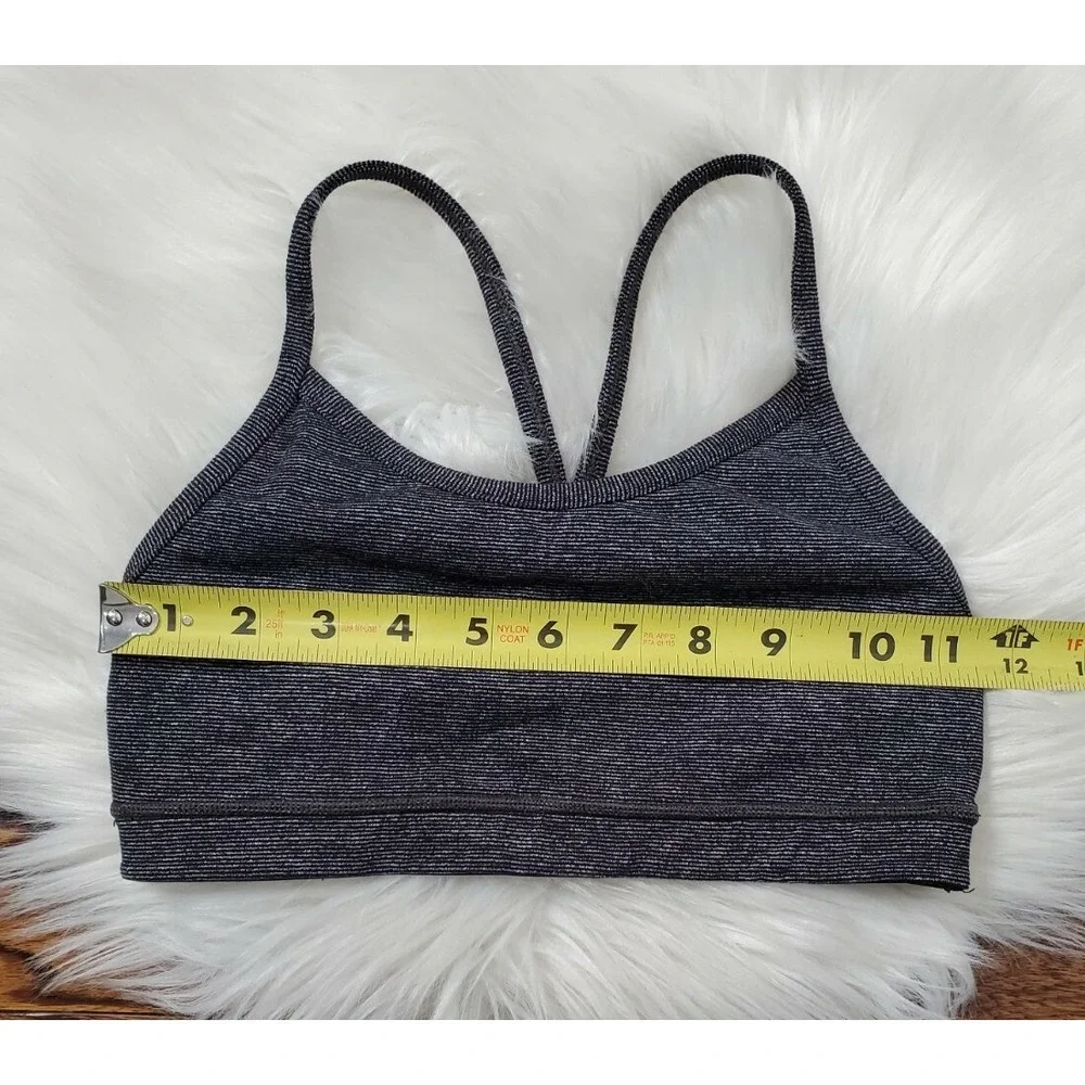 Lululemon Flow Y Sports Bra Women's Size 2 Gray /Black Quiet Stripe